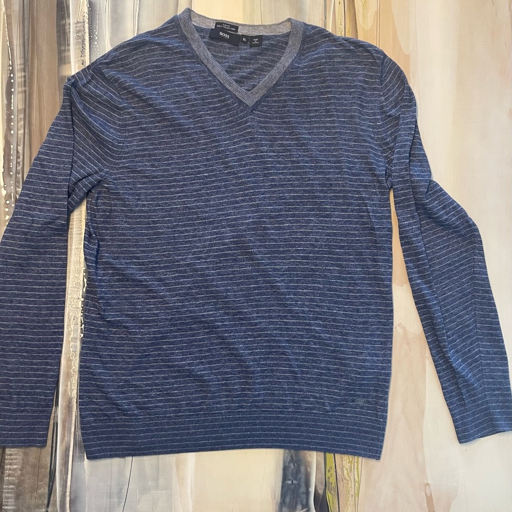 Boss Blue V-Neck Sweater with Elegant Knit Design